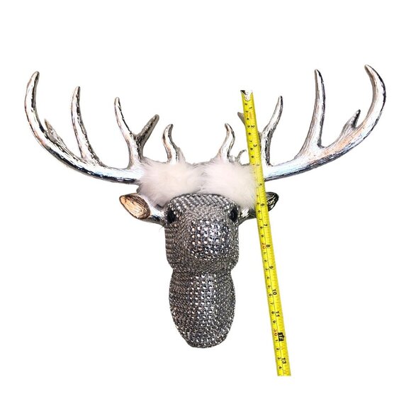 Rhinestone-Encrusted Silver Deer Head Wall Decor With Faux Fur Accents - Picture 5 of 6